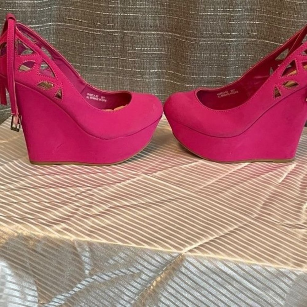 ⭐️⭐️Rue21 Pink Wedge with ankle strap size small  (6/7) ⭐️⭐️